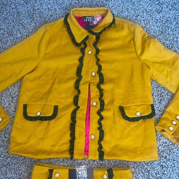 2 Piece Set - Skirt Set Gold Yellow and Green Trimmed Skirt Set Pearl Buttons - Picture 2 of 16